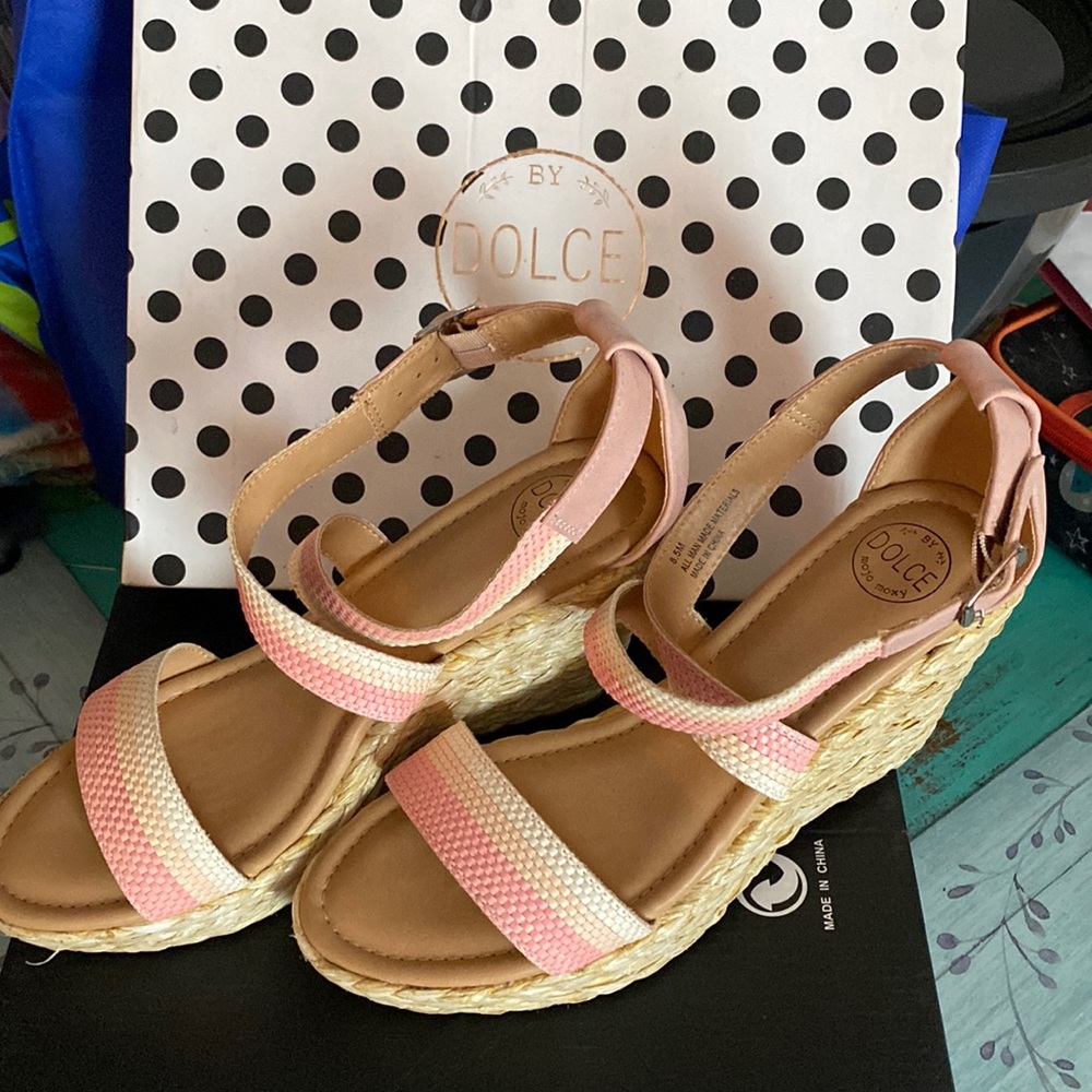 By Dulce Wedges